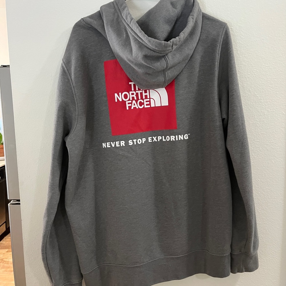men’s North Face Hoodie